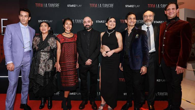 Parte del elenco, productores y directivos del filme presentes en la premier.