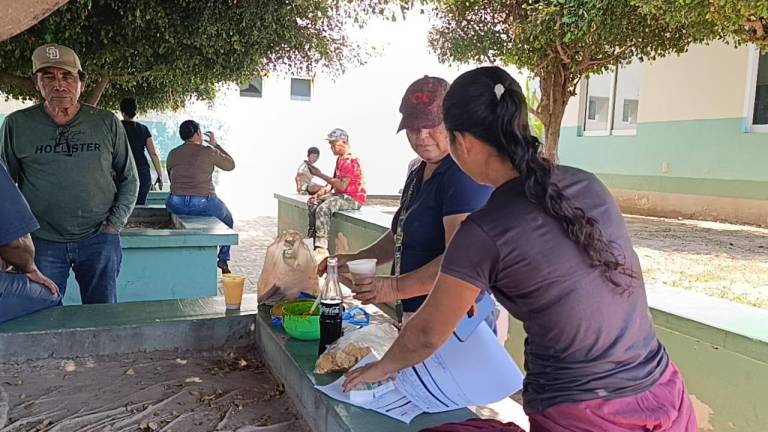 Tania deja el hospital tras el accidente del camión de jornaleros agrícolas en Escuinapa