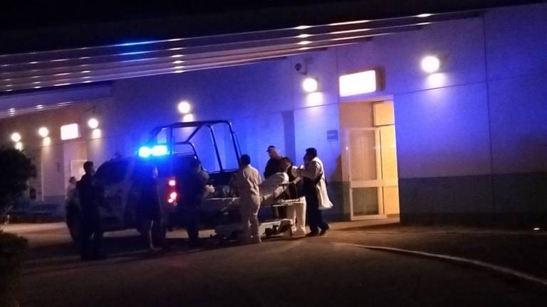 Durante la noche un hombre ingresó a un hospital tras tener heridas de bala.