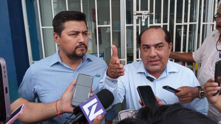 Evaristo Corrales y José Luis Arreola, dirigentes del PAN y PRI, respectivamente, en Mazatlán.