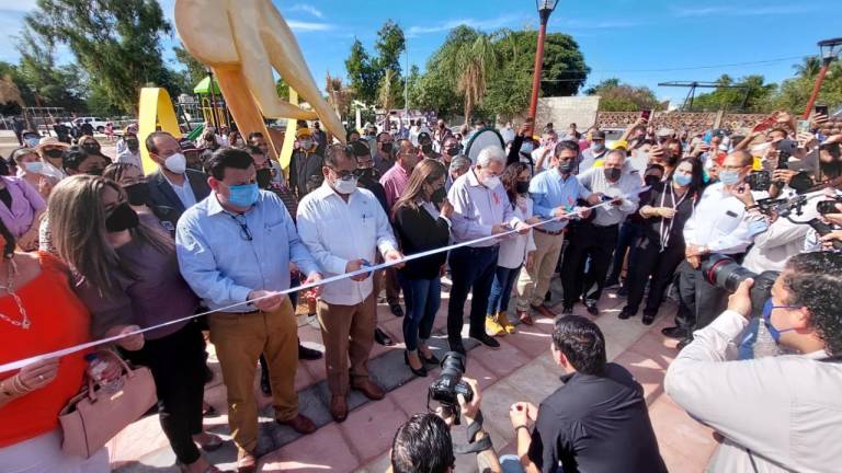 Este sábado el Gobernador Rubén Rocha Moya y el Alcalde Martín Ahumada Quintero entregaron la obra.