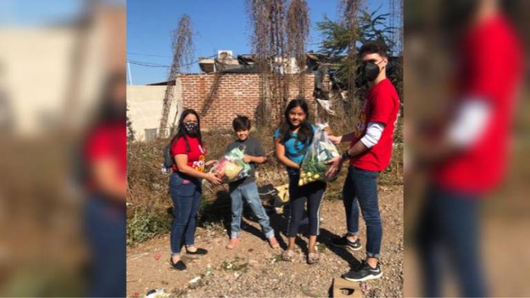 El Club Rotario Culiacán Oriente entrega despensas a familias de escasos recursos