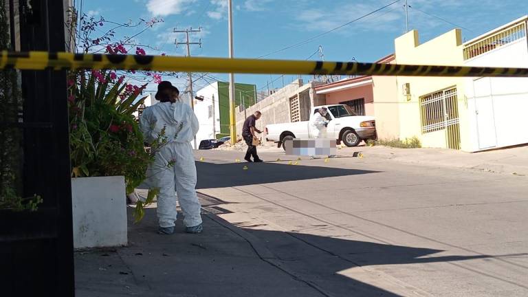 Una señora de 63 años falleció en Culiacán después de ser atacada a balazos.