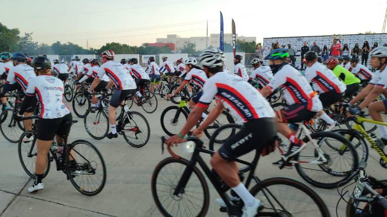 Multitudinaria participación en la edición 11 del Ciclotour Mazatlán