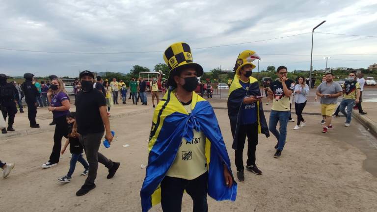 Invaden aficionados americanistas estadio Kraken