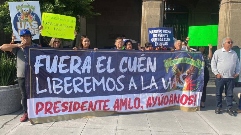 El rector de la UTEsc, Juan Manuel Mendoza Guerrero, acudió a la Ciudad de México en apoyo al Gobierno del Estado.