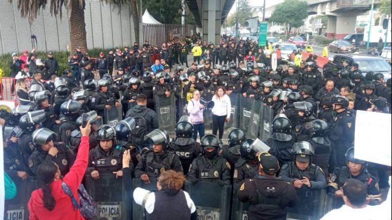 Trabajadores del Poder Judicial protestan en el Autódromo Hermanos Rodríguez