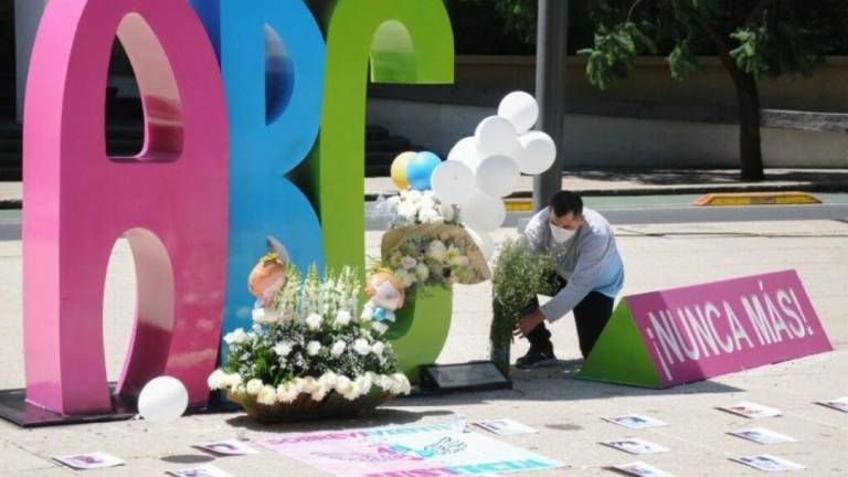 AMLO firmó un decreto para ampliar beneficios y otorgar pensión vitalicia a padres y madres de infantes que murieron en el incendio de la Guardería ABC.