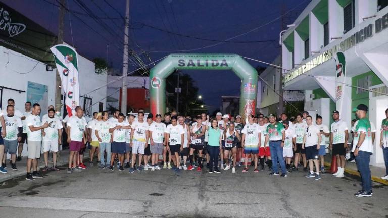 Miembros del STASE se unen en la Caminata 5K