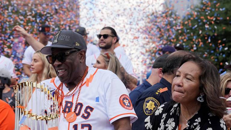 Dusty Baker durante el desfile de campeón de Astros.