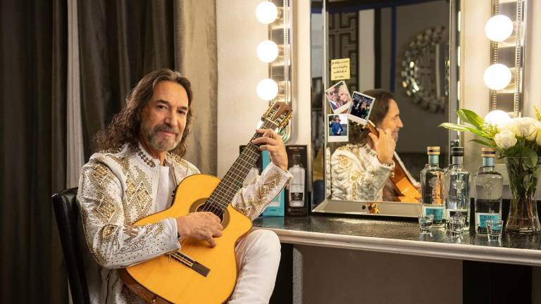 Prepara Marco Antonio Solís el lanzamiento de su bioserie