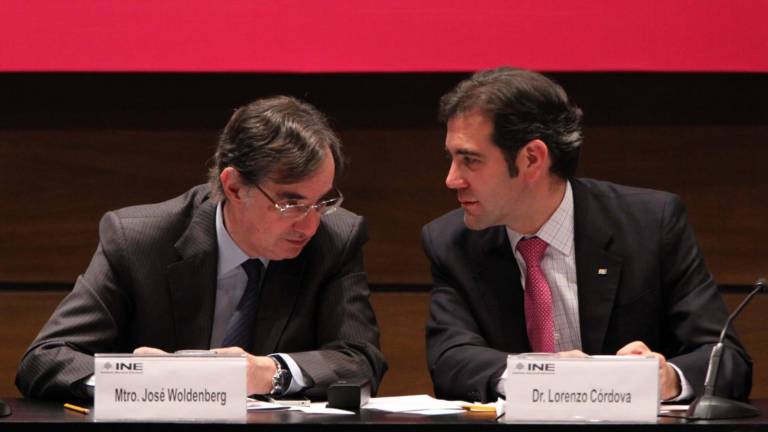 Personalidades como Lorenzo Córdova y José Woldenberg firmaron un desplegado pidiendo una asignación justa de escaños en la Cámara de Diputados.