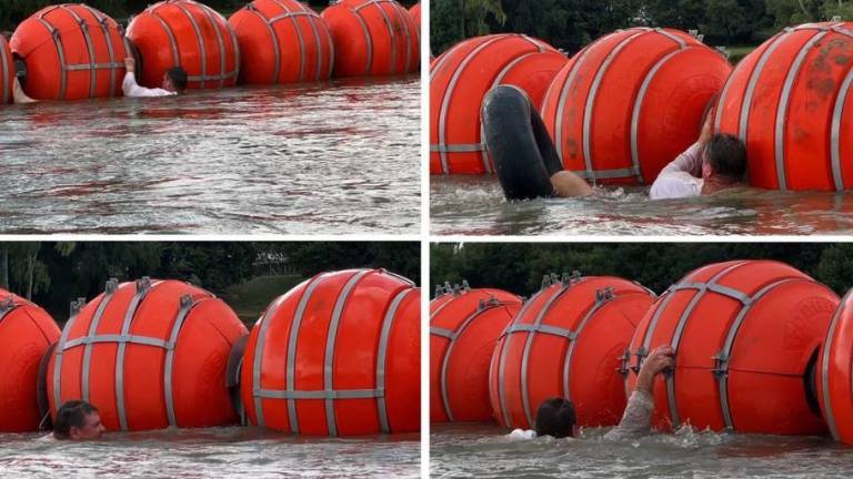 El Gobierno de Texas ordenó instalar sobre el río Bravo boyas flotantes para impedir el paso de migrantes.