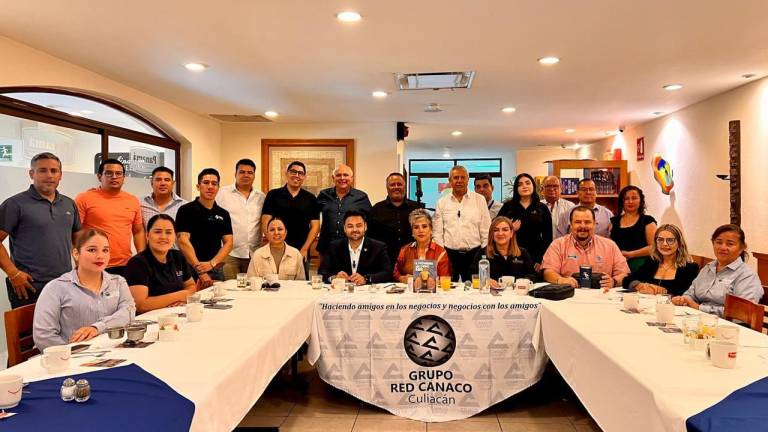 Integrantes de Grupo Red Canaco Culiacán en su tradicional desayuno.