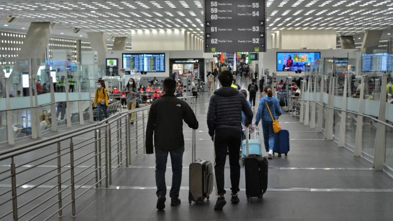 El Aeropuerto Internacional de la Ciudad de México pasará al control de la Secretaría de Marina en 60 días.