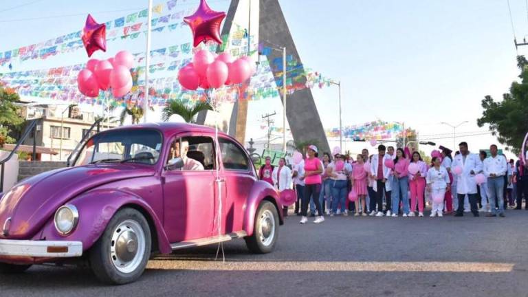 Con la Caminata ‘Vístete de Rosa’, Elota llama a prevenir el cáncer de mama