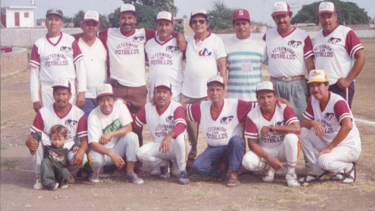 Gilberto Cárdenas Álvarez, una vida dedicada a la familia y al beisbol