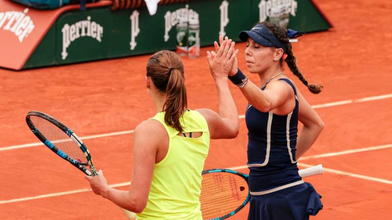 Alexandra Panova y Giuliana Olmos dan la sorpresa en el dobles femenil.