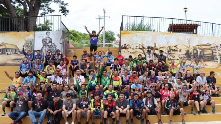 El Rosario reúne a más de 100 ciclistas en rodada por 367 aniversario de fundación