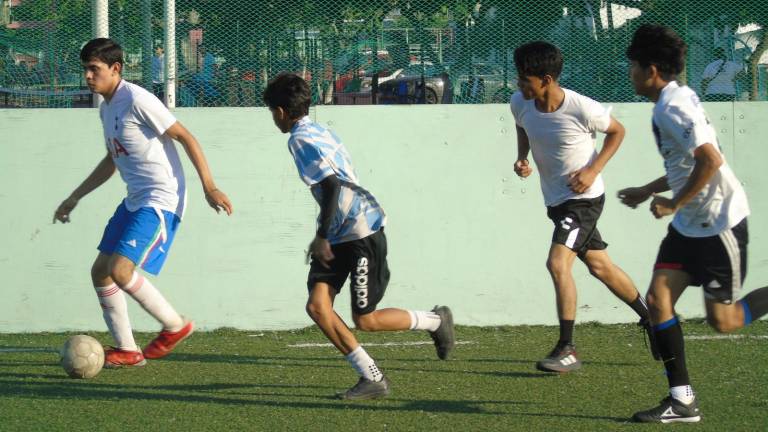 Intensa fue la tercera jornada de la Liga Estudiantil Municipal de Futbol Rápido.