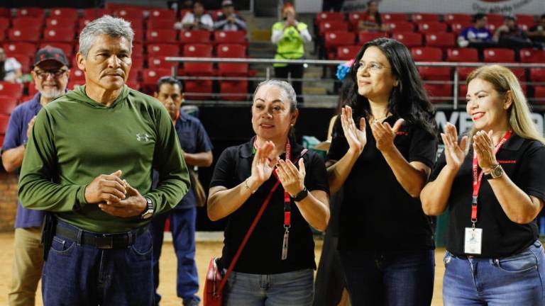 Rinde Venados homenaje a la trayectoria del fotoperiodista Andrés García