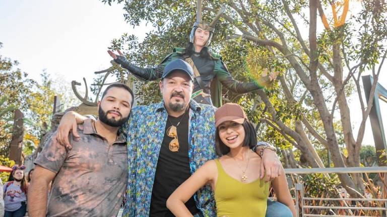 Los Aguilar se dan un espacio entre conciertos para disfrutar Disneyland