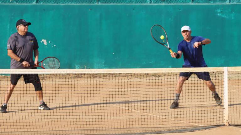 Moreno y Ávila avanzan invictos a la final de Tenis, en el Racquet