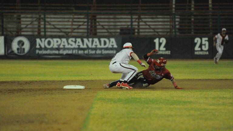 Águilas se lleva la serie.