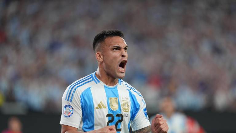 Lautaro Martínez celebra el gol del triunfo para Argentina.