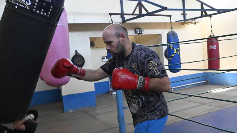 Víctor Castro Inzunza se entrena arduamente para competir en San Juan.