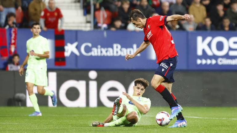 Osasuna frena al Barcelona.