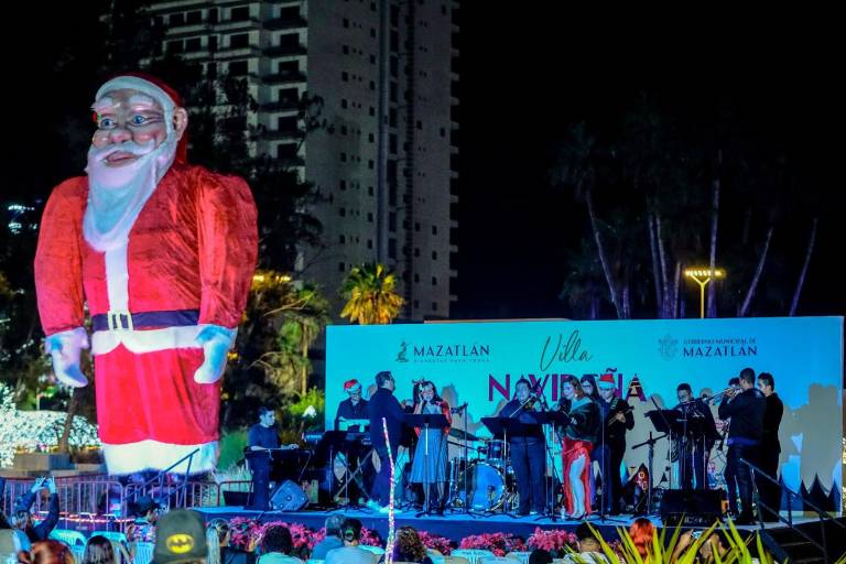 Ensamble de Jazz del CMA protagoniza una Noche Mágica en la Villa Navideña