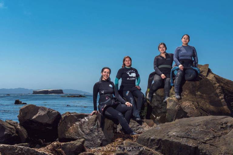 Las sirenas mexicanas que defienden al mar del cambio climático