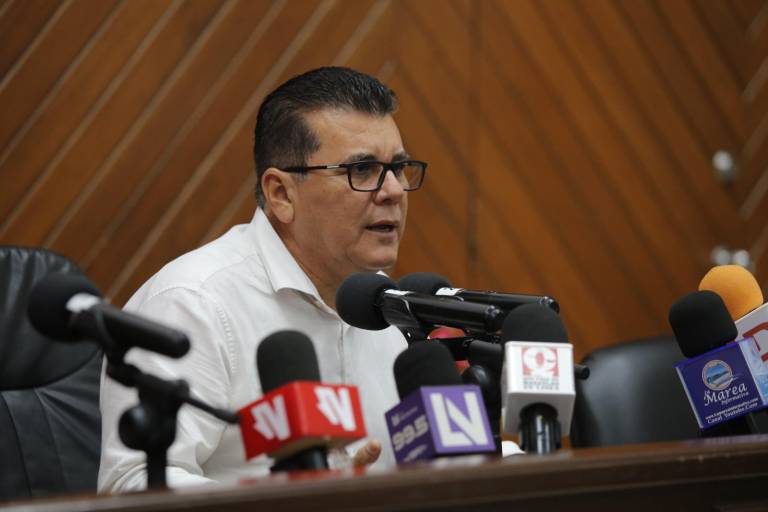 Califica Alcalde de Mazatlán la jornada electoral como ejemplar y felicita a secretario de Seguridad, pese a señalamientos