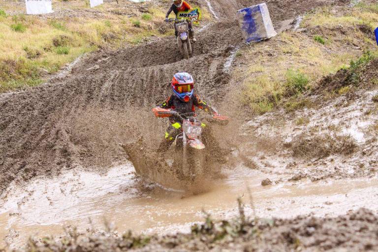 Miguel García Jr. continúa el legado familiar, en el motocross