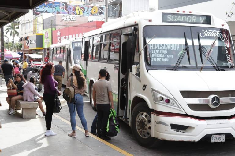 Incremento en pasaje de camiones urbanos de Mazatlán sería duro golpe a la economía: usuarios