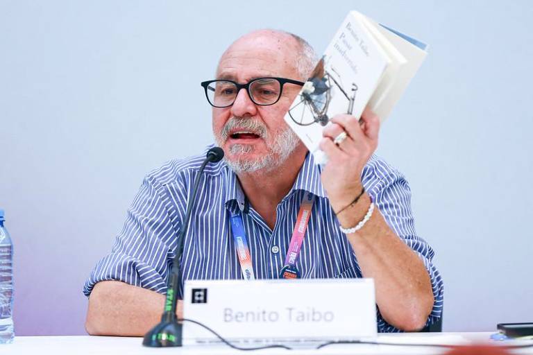 ‘La poesía sirve para iluminar el mundo’: Benito Taibo