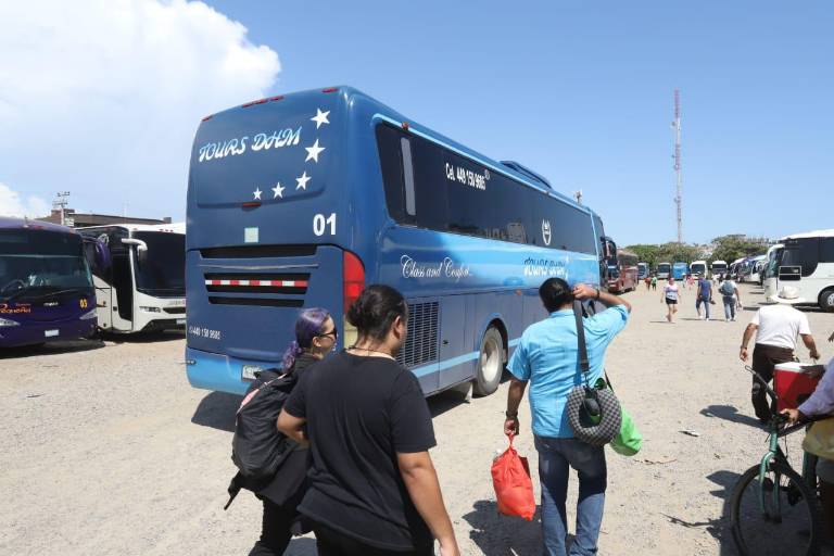 Lamentan operadores de autobuses turísticos restricciones del nuevo reglamento de Tránsito en Mazatlán