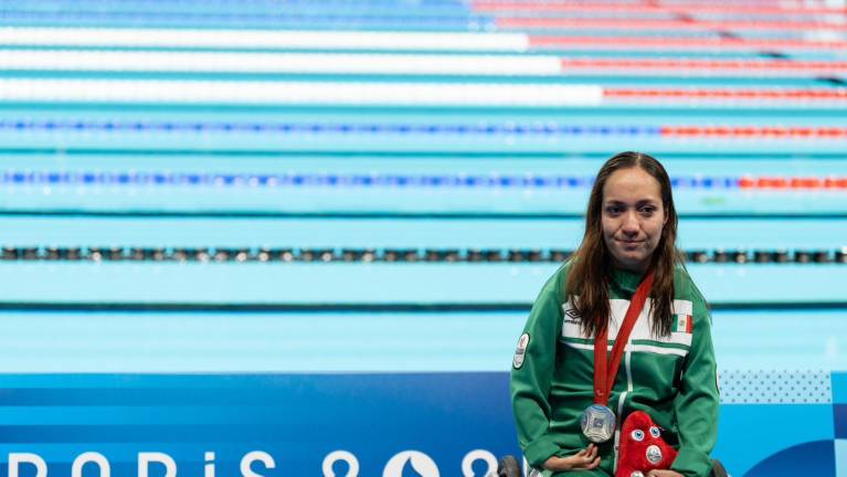 Haidee Viviana Aceves Pérez de para natación, le dio a México su primera medalla en los Juegos Paralímpicos París 2024 al ganar la plata en los 100 metros dorso categoría S-2.