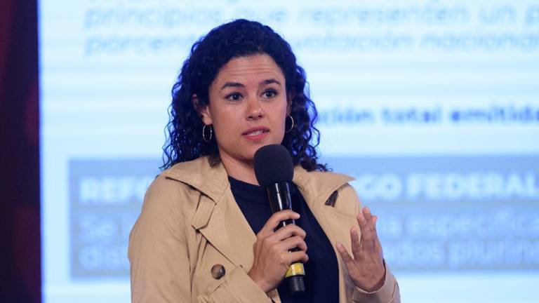 Luisa María Alcalde se presentó en la conferencia matutina de este miércoles para explicar las normas que regulan la sobrerrepresentación en la cámara baja.