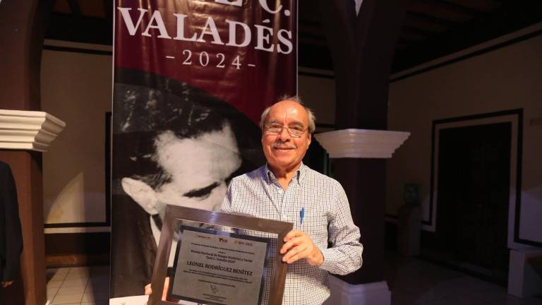 Recibe Leonel Rodríguez Benítez el Premio de Ensayo Histórico José C. Valadés