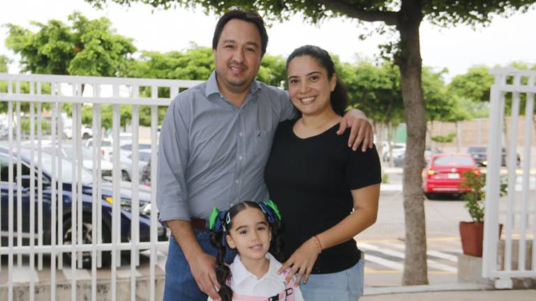 Disfrutan estudiantes del Instituto Senda un feliz regreso a clases