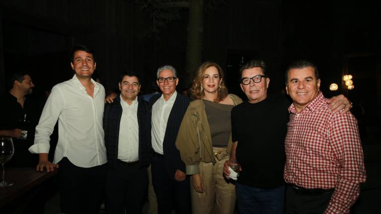 Guillermo Zerecero Rodríguez, Javier Lizárraga Mercado, Guillermo Zerecero, María Esther Juárez de Letamendi, Ernesto Coppel Kelly y el Alcalde Édgar González Zataráin.