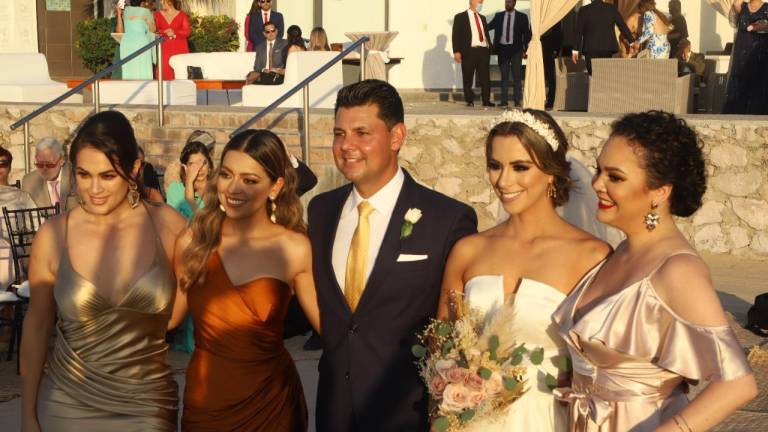 Rebeca y Juan Carlos celebran su boda civil