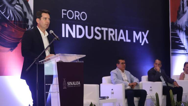 El Secretario de Economía de Sinaloa, Javier Gaxiola Coppel, anunció la reactivación del proyecto portuario en el Foro Industrial MX.