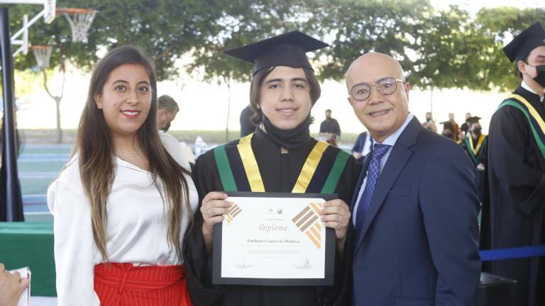 La dicen adiós al Bachillerato Anáhuac