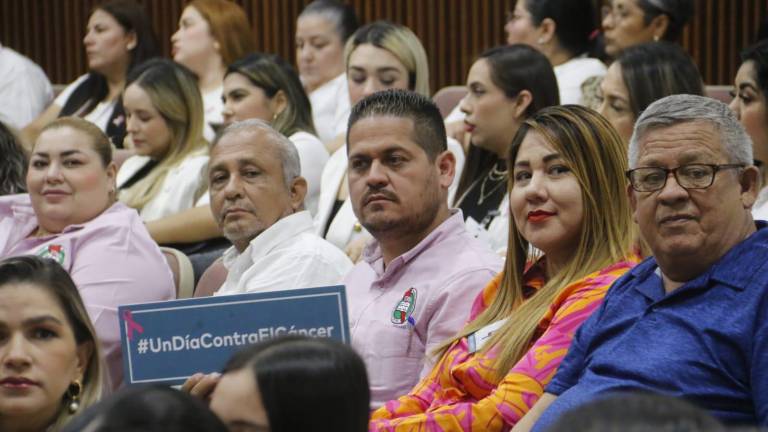 Trabajadores del Estado y municipios ahora tendrán derecho a tomar un día al año para hacer estudios para detección temprana del cáncer de mama.