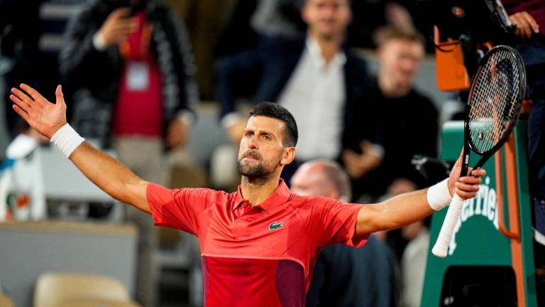 Novak Djokovic no requirió mayor esfuerzo para superar en la primera ronda a Pierre-Hugues Herbert.