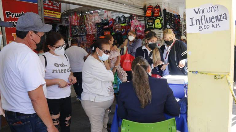 Realizan campaña de vacunación contra la influenza en el Centro de Culiacán