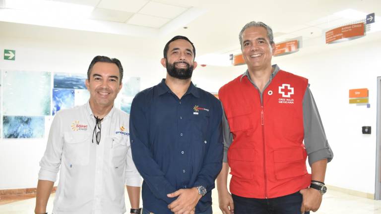 Celebran bomberos su día con reconocimientos y ascensos